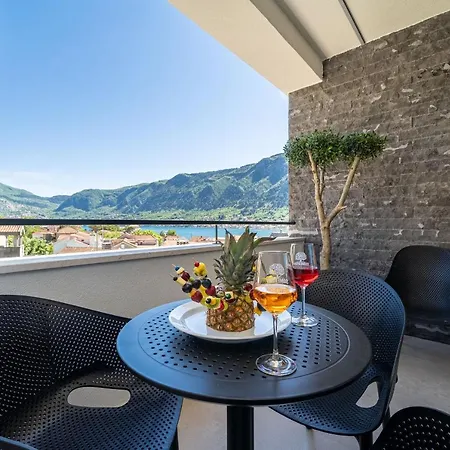 C Group Apartments Kotor Exterior photo